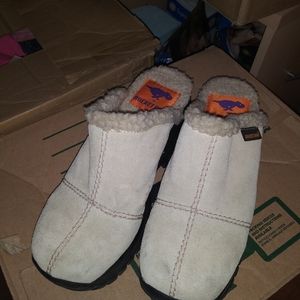 Rocket dogs fur lined clogs